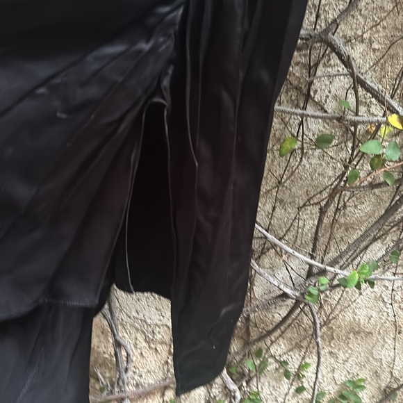 Mukzin Charming Slim Fit Skirt - Picture 5 of 9